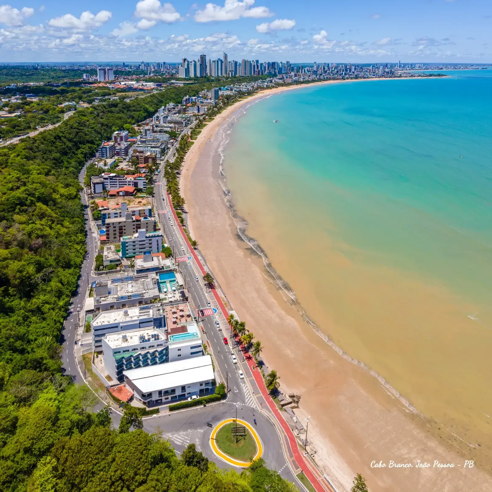 Vista aérea da orla de João Pessoa